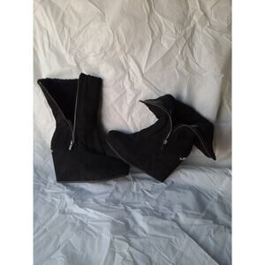 JUICY COUTURE Women's suede Wedge heeled Black FUR lined Logo Boots 10M